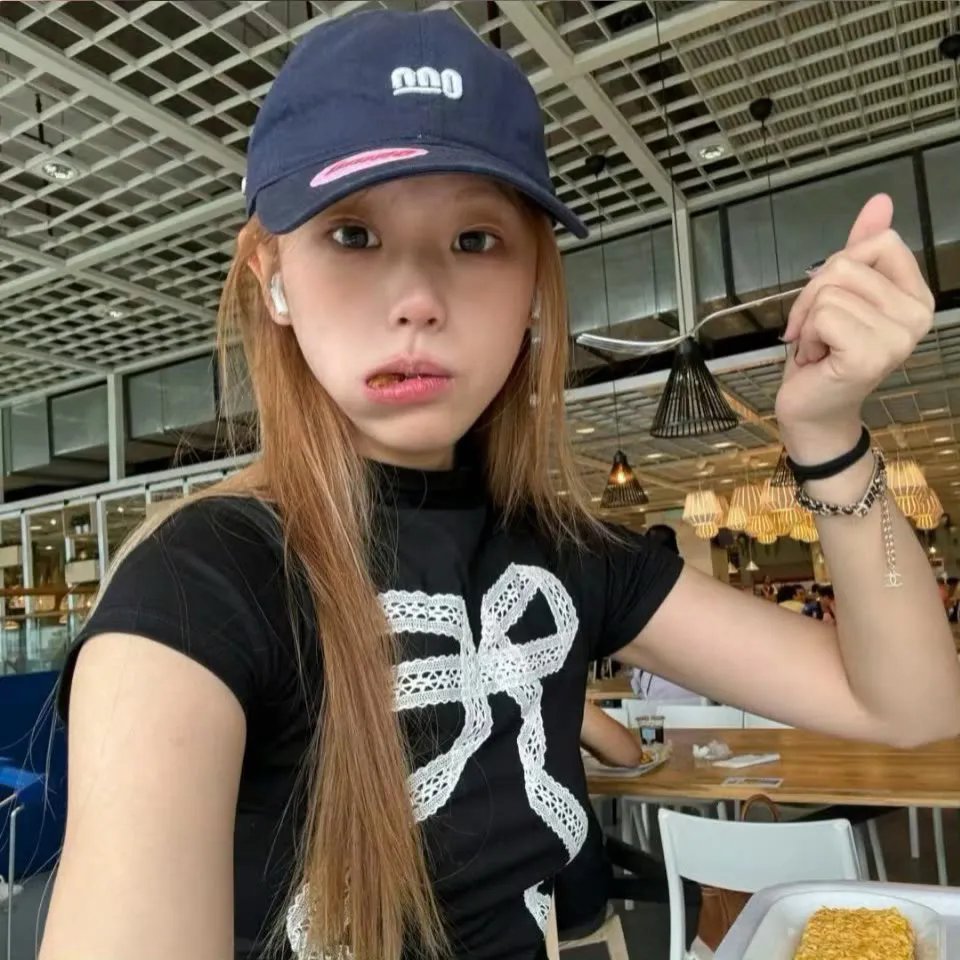 婢女 海报